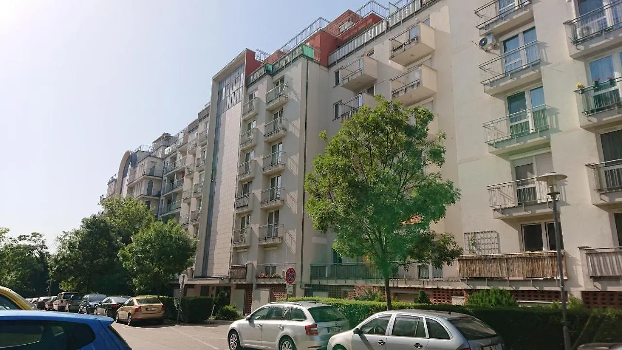 Green Park Apartment - Near The Center Of Buda Budapest
