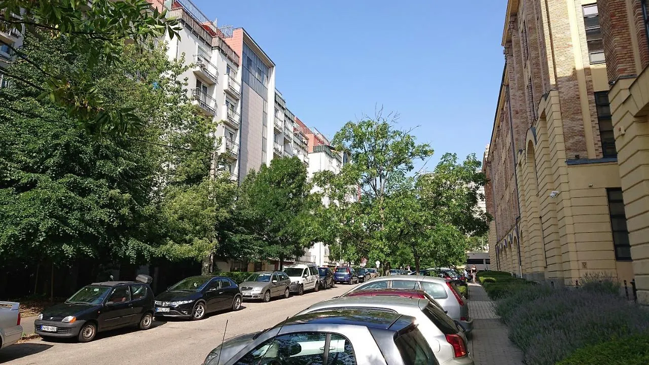 Green Park Apartment - Near The Center Of Buda Budapest Hungary